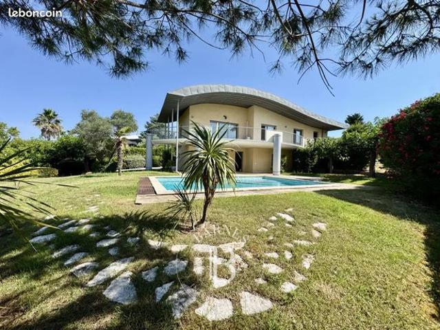 Propriété 6 pièces 202 m²