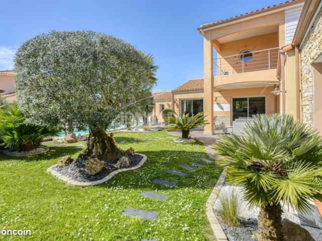 Propriété 6 pièces 202 m²