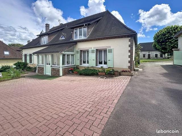 Propriété 6 pièces 203 m²