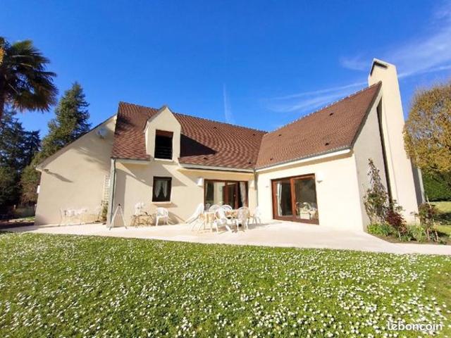 Propriété 6 pièces 203 m²