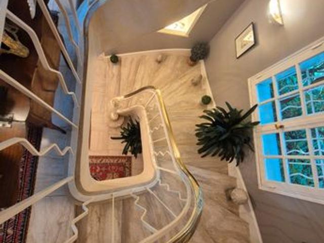 Propriété 6 pièces 203 m²