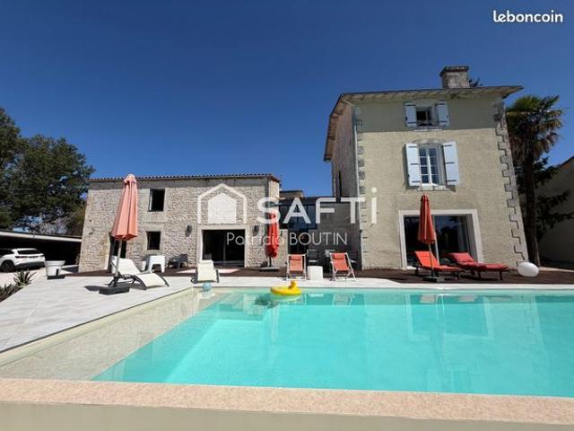 Propriété 6 pièces 203 m²