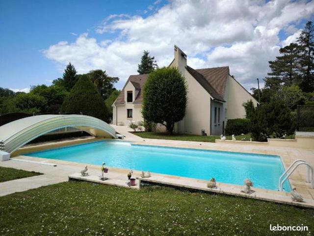 Propriété 6 pièces 203 m²