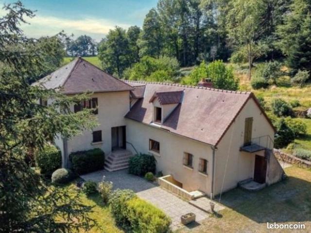 Propriété 6 pièces 214 m²