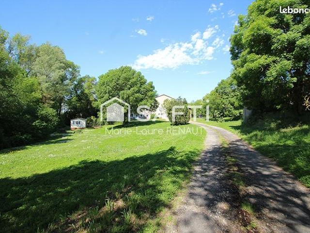 Propriété 6 pièces 214 m²