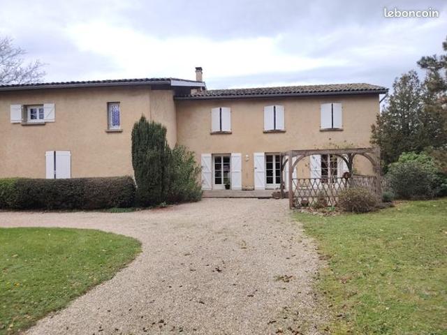 Propriété 6 pièces 215 m²