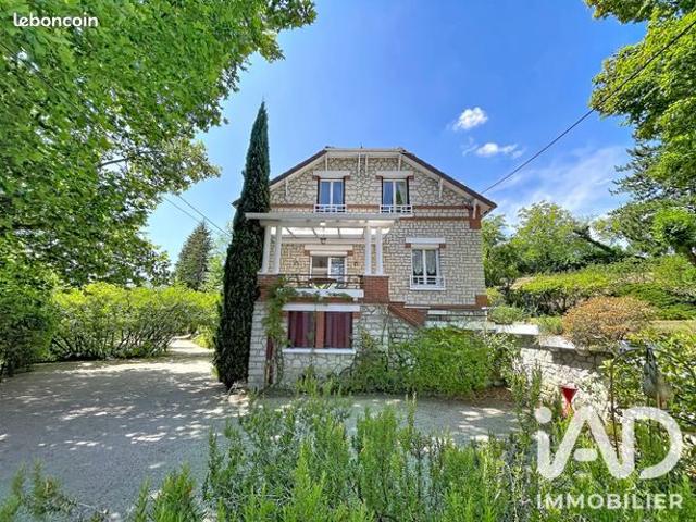 Propriété 6 pièces 215 m²