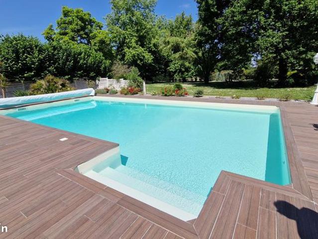 Propriété 6 pièces 217 m²