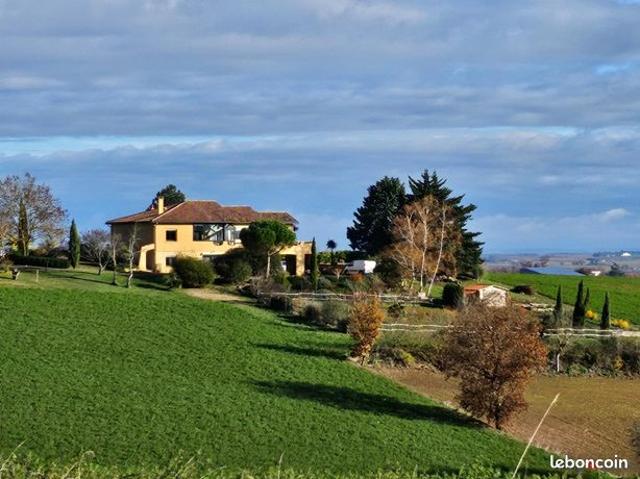 Propriété 6 pièces 218 m²