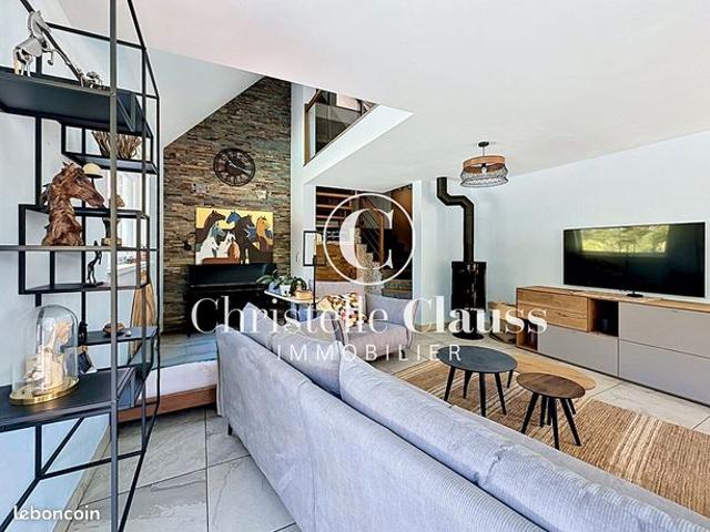 Propriété 6 pièces 218 m²
