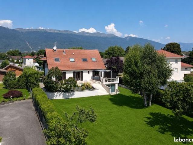 Propriété 6 pièces 218 m²