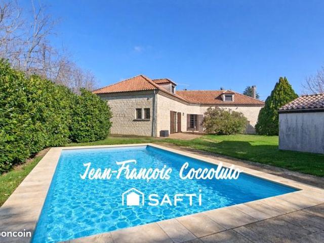 Propriété 6 pièces 218 m²