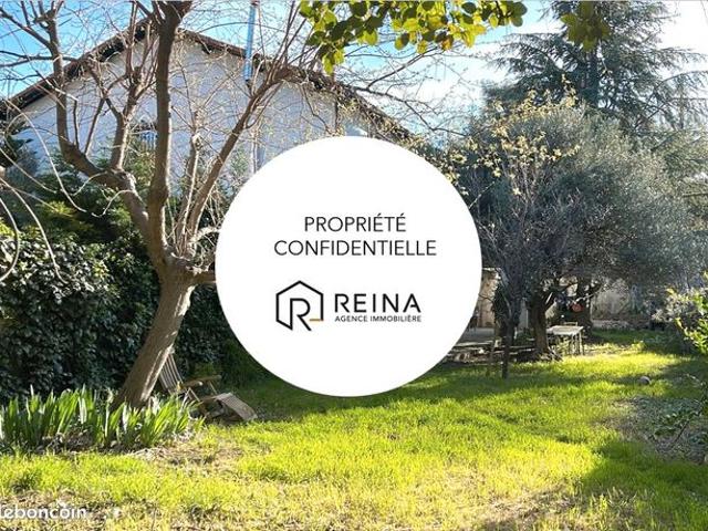 Propriété 6 pièces 219 m²