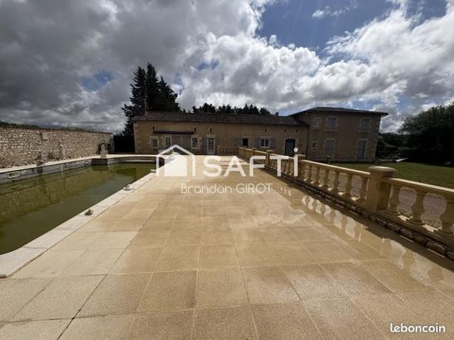 Propriété 6 pièces 210 m²