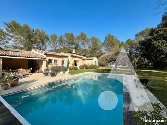 Propriété 6 pièces 210 m²