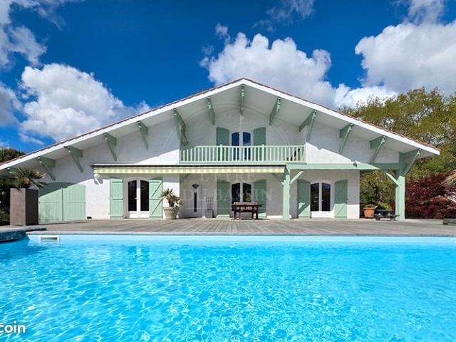 Propriété 6 pièces 210 m²