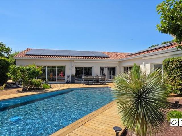 Propriété 6 pièces 210 m²