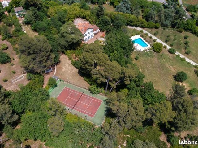 Propriété 6 pièces 210 m²