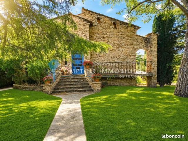 Propriété 6 pièces 210 m²
