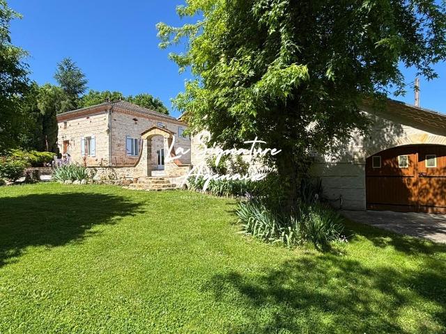 Propriete 6 Pieces 210M² Et Dependances 210m² Agen
