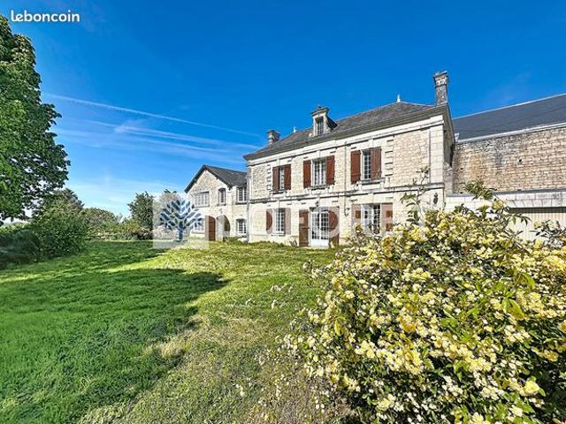 Propriété 6 pièces 211 m²