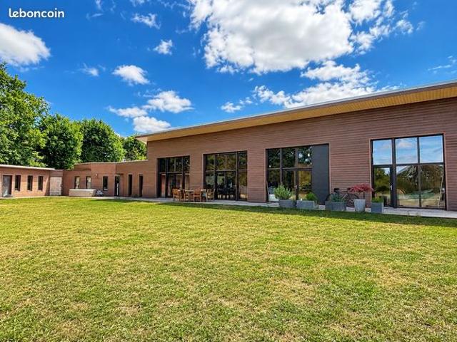 Propriété 6 pièces 212 m²