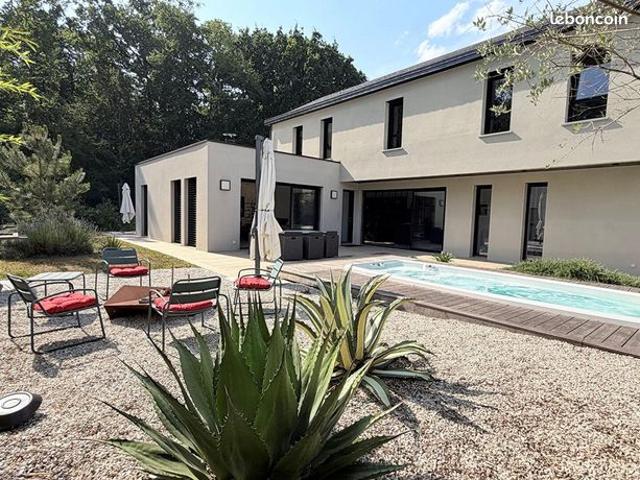 Propriété 6 pièces 212 m²