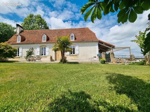 Propriété 6 pièces 213 m²