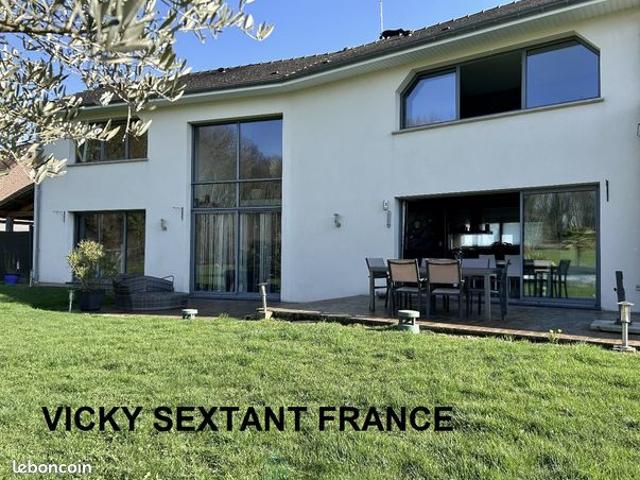 Propriété 6 pièces 213 m²