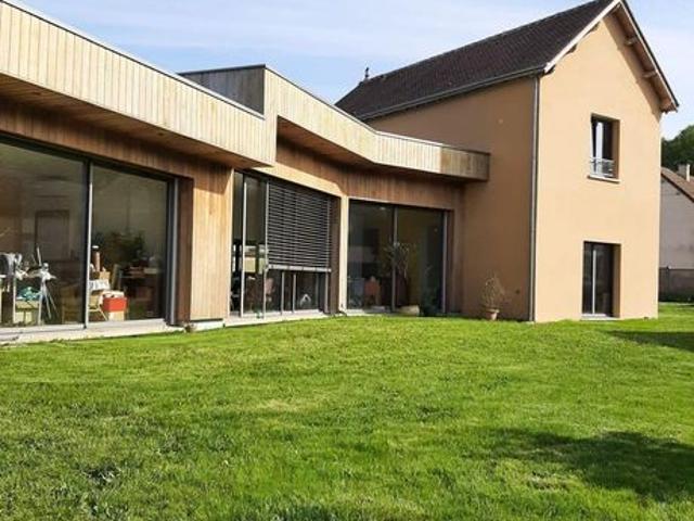 Propriété 6 pièces 224 m²