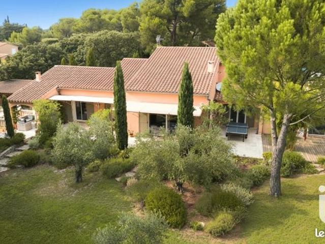 Propriété 6 pièces 225 m²