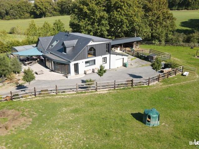 Propriété 6 pièces 225 m²