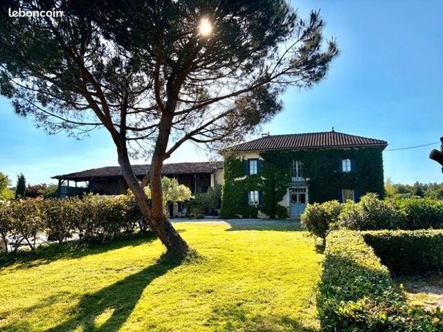 Propriété 6 pièces 225 m²