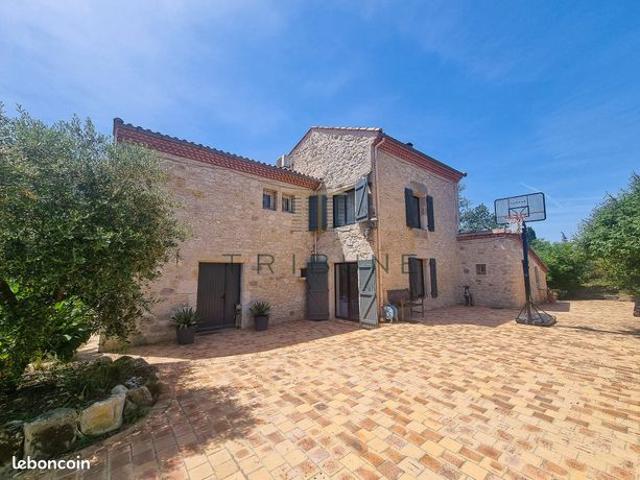 Propriété 6 pièces 225 m²