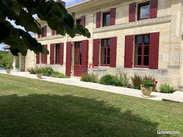 Propriété 6 pièces 228 m²