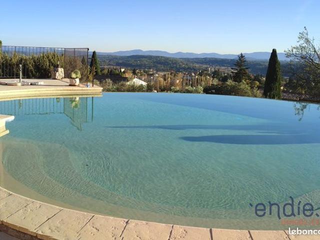 Propriété 6 pièces 228 m²