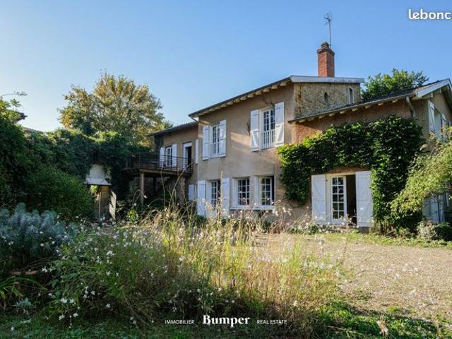 Propriété 6 pièces 220 m²