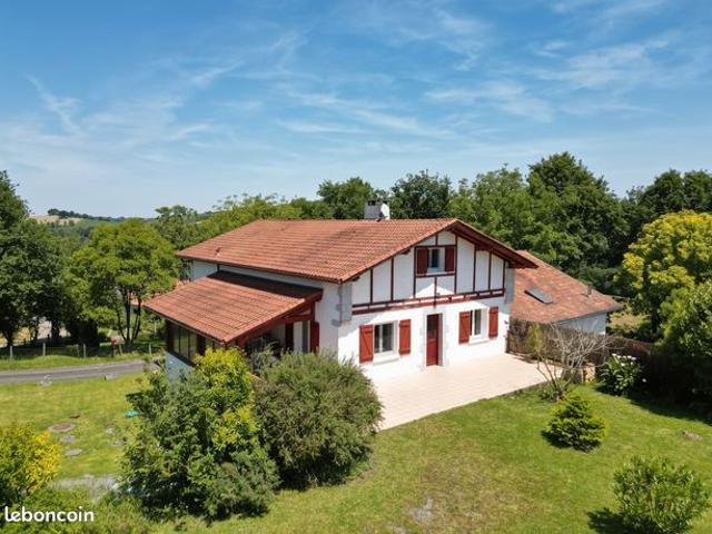 Propriété 6 pièces 220 m²