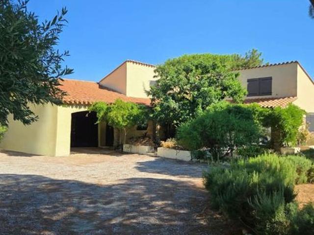 Propriété 6 pièces 220 m²