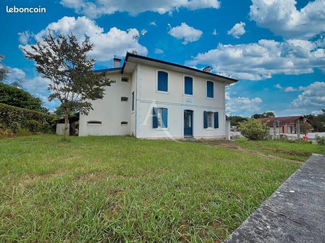Propriété 6 pièces 220 m²