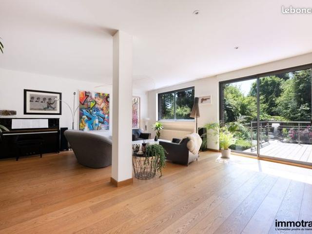 Propriété 6 pièces 220 m²