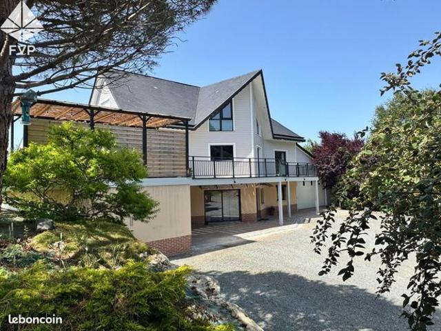 Propriété 6 pièces 220 m²