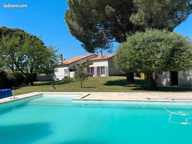 Propriété 6 pièces 220 m²