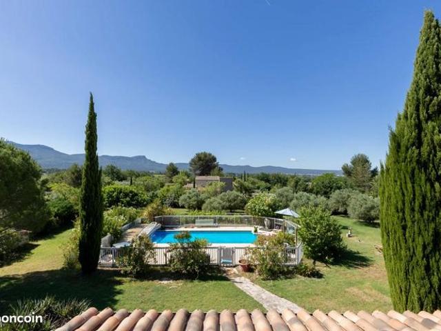 Propriété 6 pièces 220 m²
