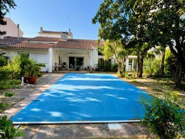 Propriété 6 pièces 222 m²