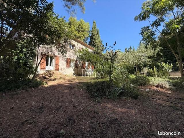 Propriété 6 pièces 222 m²
