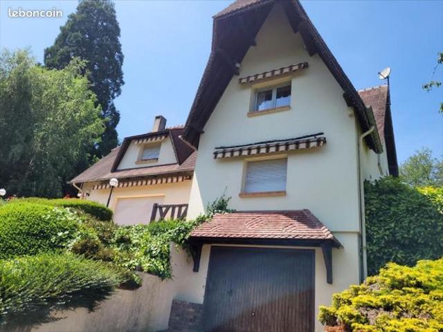 Propriété 6 pièces 222 m²