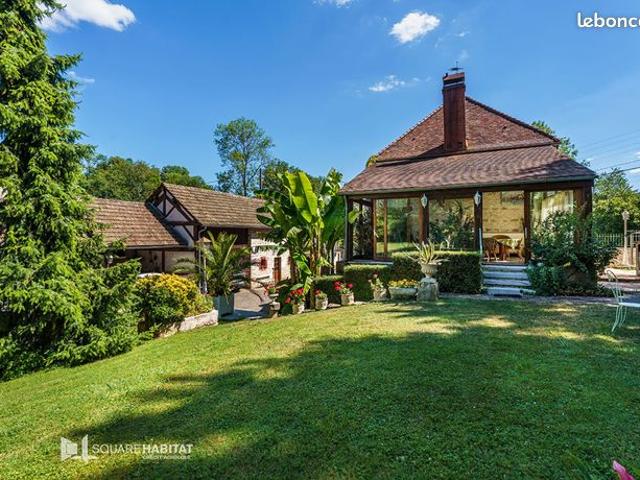 Propriété 6 pièces 222 m²