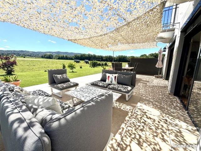Propriété 6 pièces 223 m²