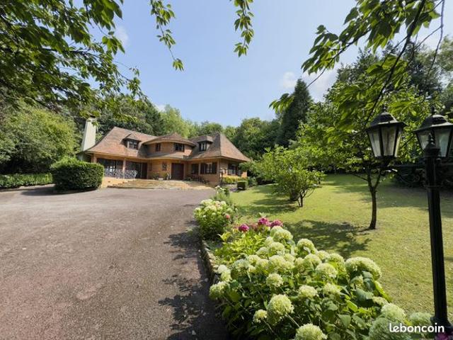 Propriété 7 pièces 223 m²